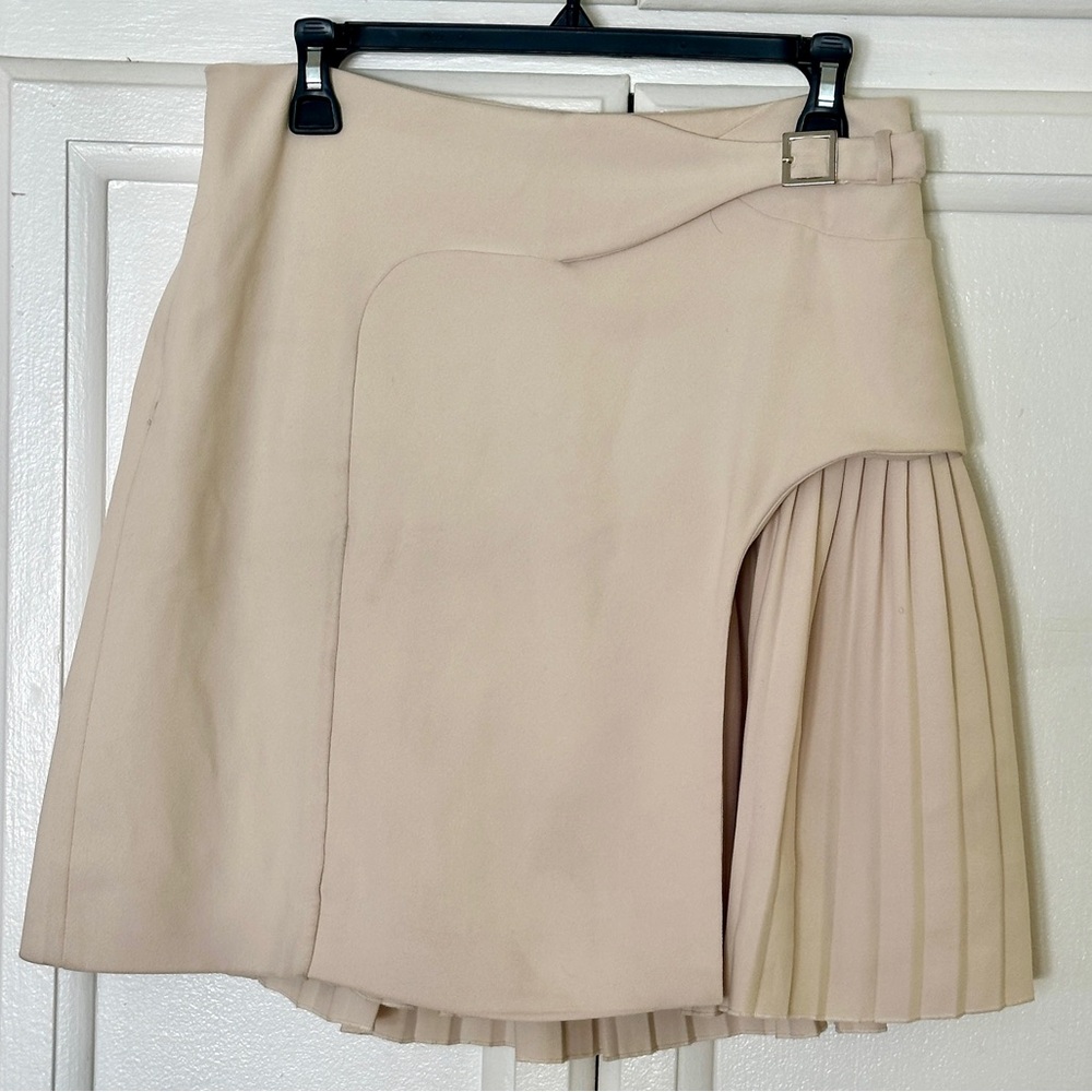 Tailored Buckle Detail Pleated Mini Skirt by Karen Millen, size 8